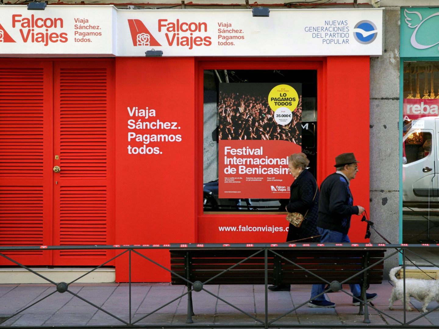 Fachada de la agencia Falcon Viajes, abierta por Nuevas Generaciones del Partido Popular y ubicada en el número 56 de la madrileña calle Ferraz, en 2019. (Nico Rodríguez)
