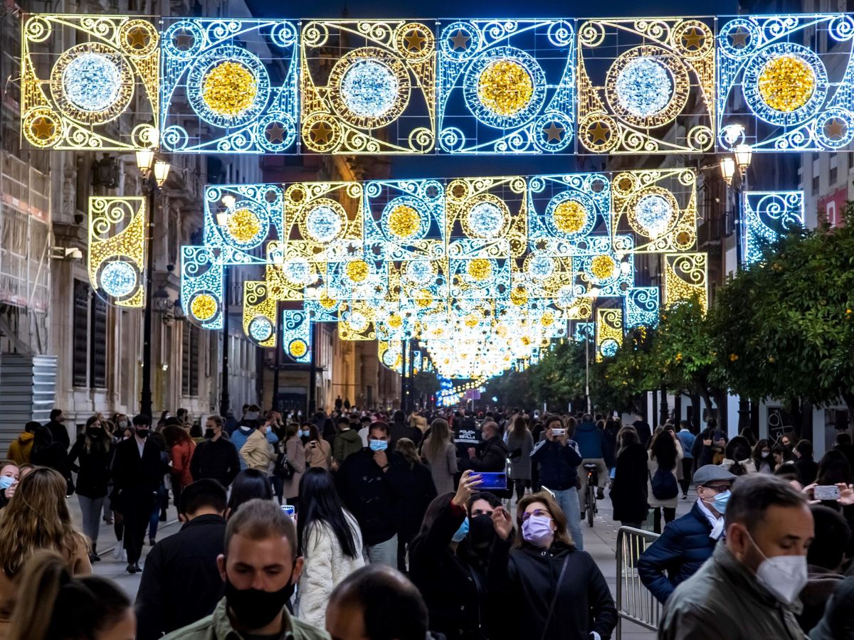 Foto: Luces de Navidad en Sevilla. (EFE)