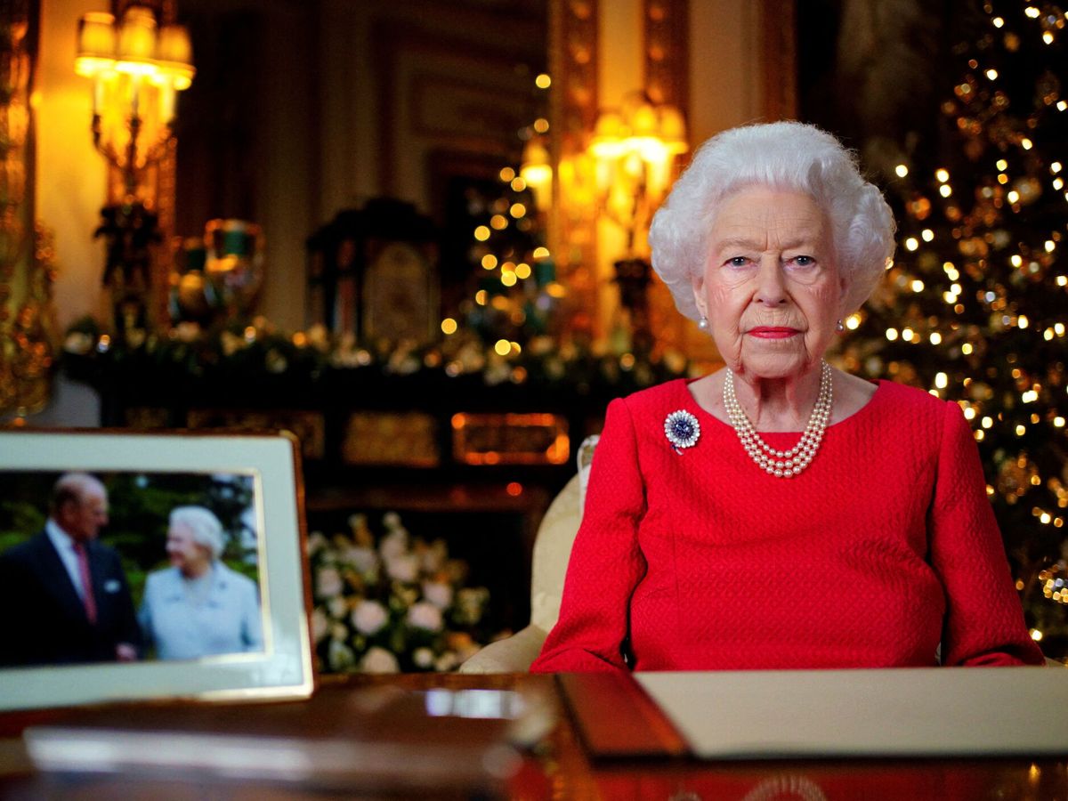 Foto: La reina Isabel, en la Navidad de 2021. (Reuters/Pool/Victoria Jones)