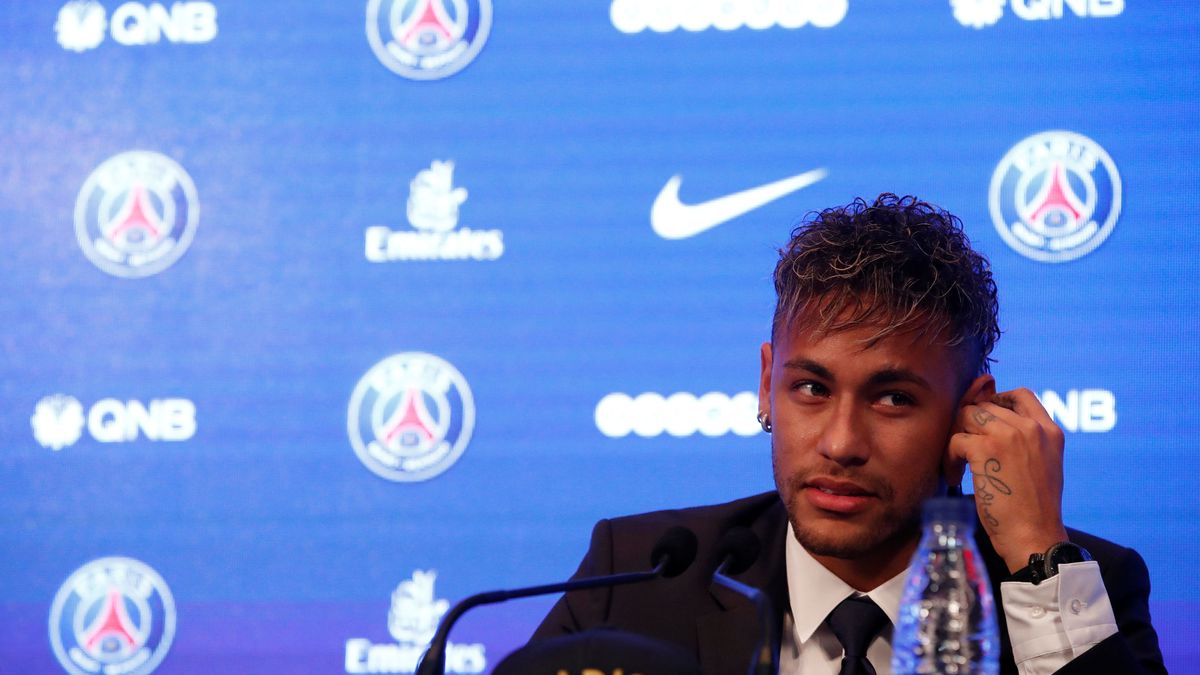 Neymar regatea las críticas: "No me voy por dinero ni por ser más protagonista"