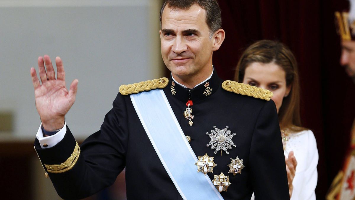 Felipe VI: de 'aprendiz de rey' con un Seat Ibiza, a su primera sesión de investidura