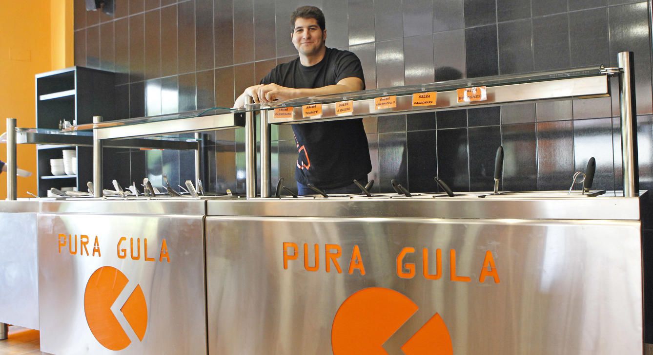 Julián Contreras Junior posa en su restaurante Pura Gula (Gtres)