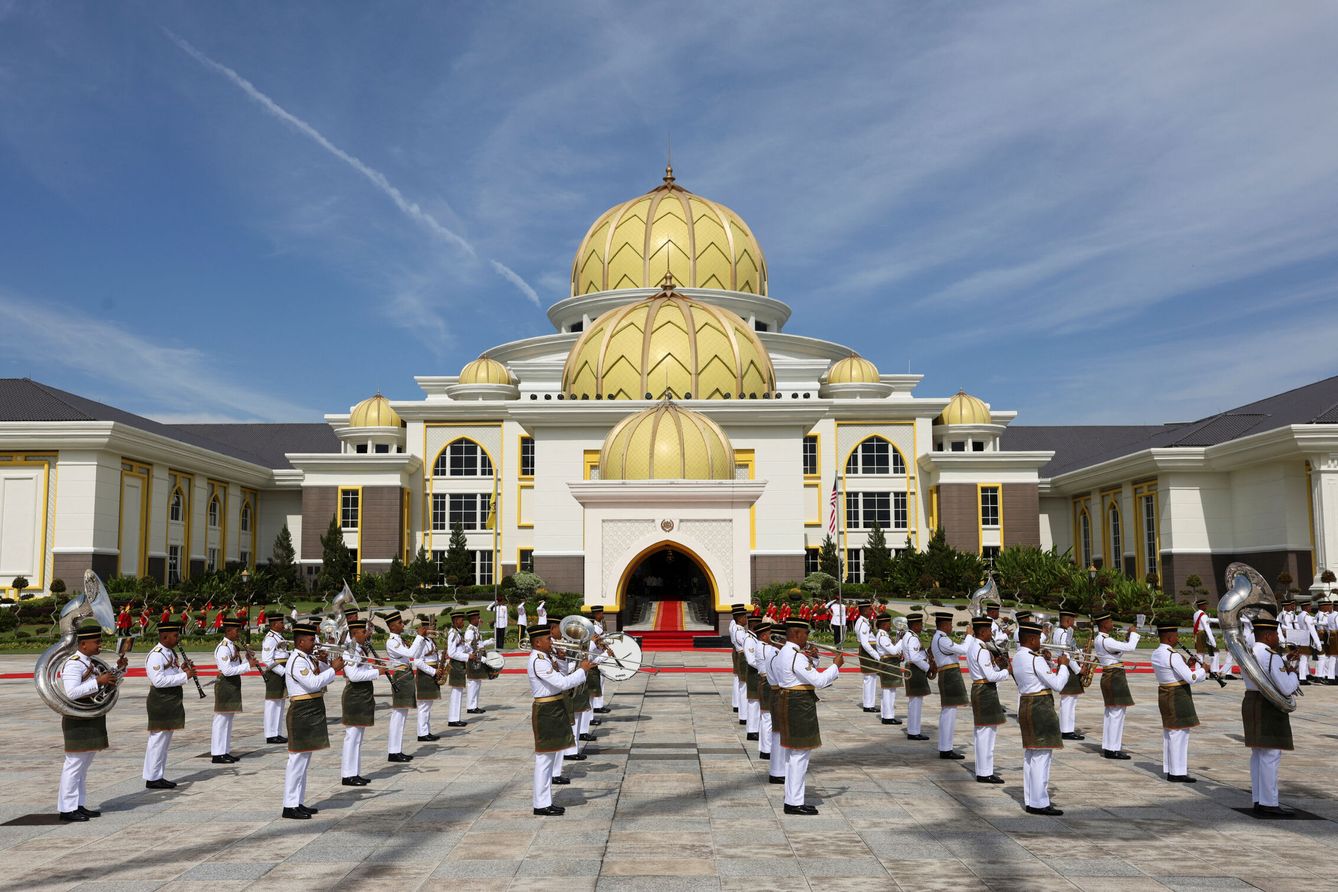 Malasia celebra la llegada de su nuevo monarca. (EFE)