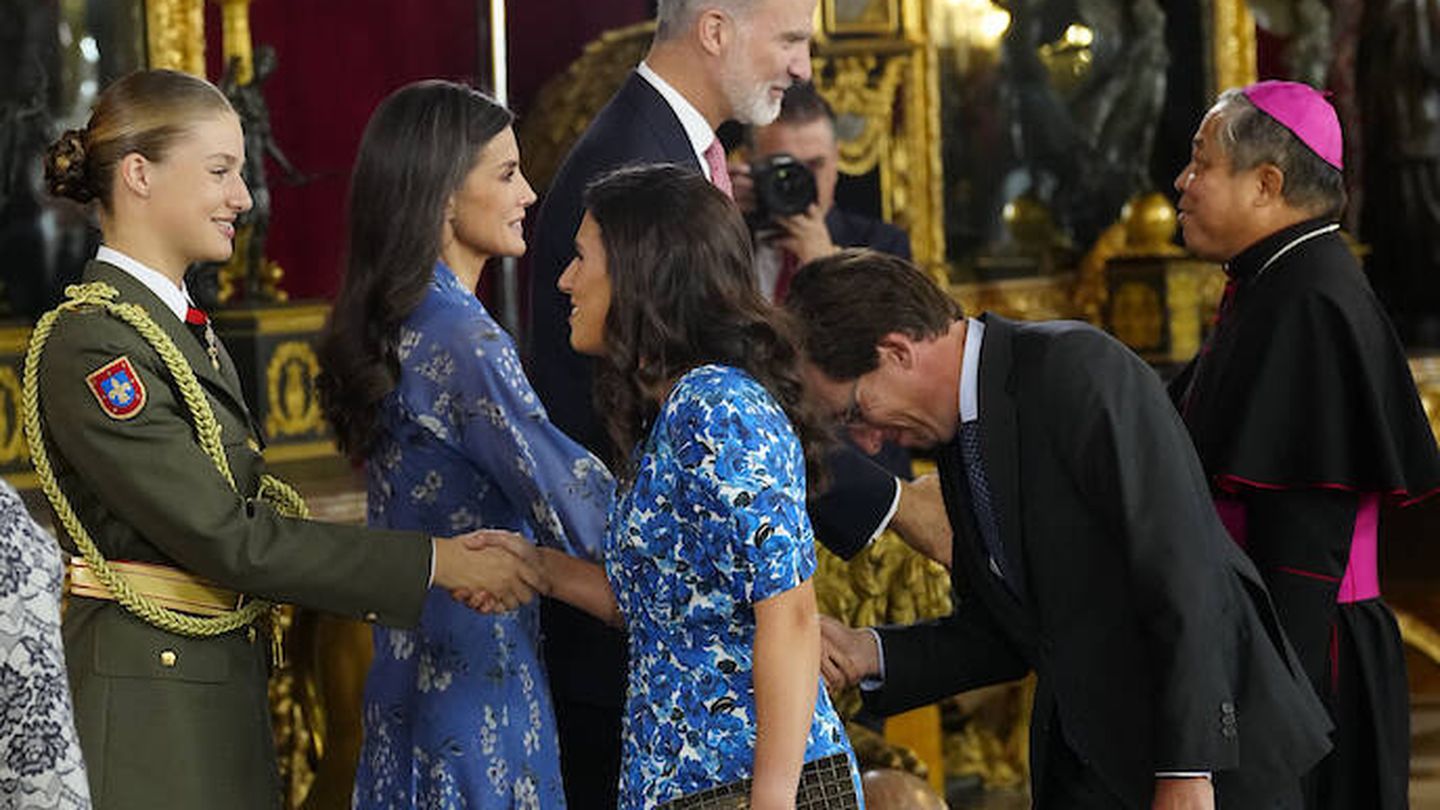 Teresa Urquijo y José Luis Martínez-Almeida, en la recepción del Palacio Real en el Día de la Hispanidad. (Limited Pictures)