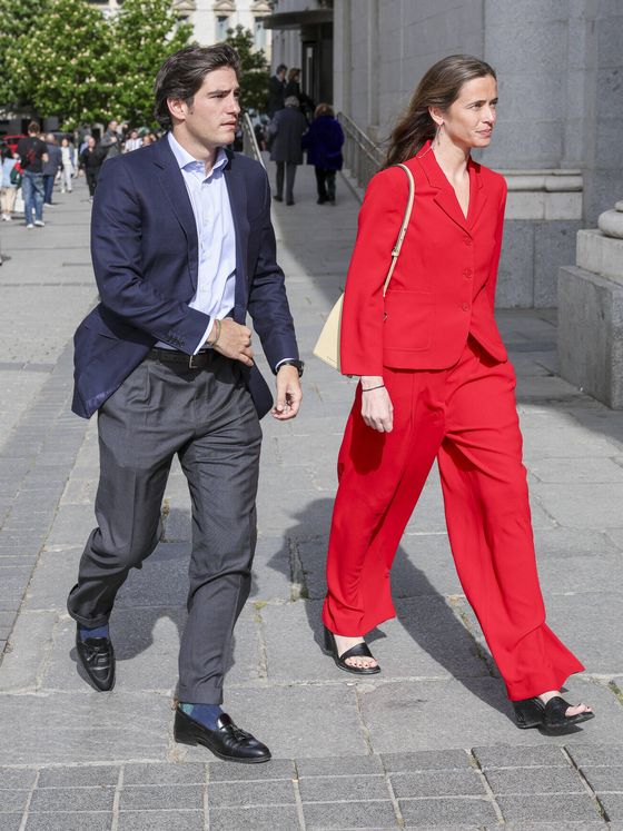 Javier Garay y Blanca Osorio sorprenden a la prensa a su llegada al Teatro Real. (Gtres)