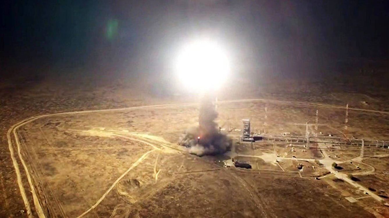 Foto: Un lanzamiento de un misil nuclear en la base de pruebas de misiles estratégicos de Kapustin Yar.