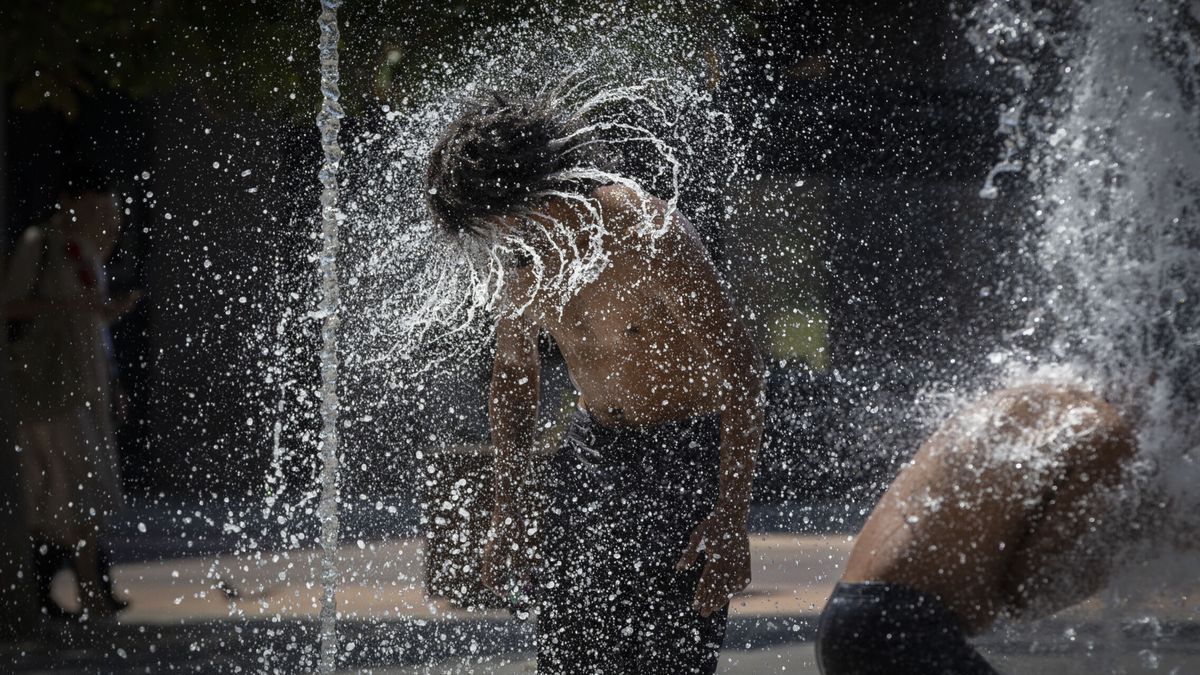 El sofocante calor continúa en 11 comunidades, con Andalucía y Murcia en riesgo extremo