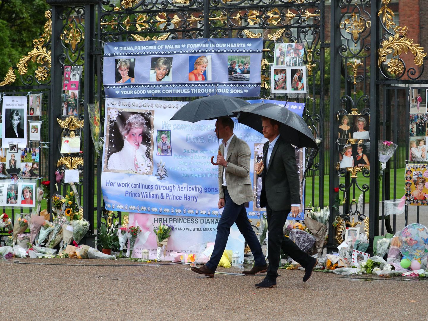 Harry y Guillermo, en el 20 aniversario de la muerte de Diana de Gales. (Reuters)