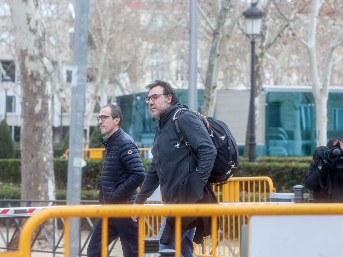 Foto: El hermano de Koldo García, Joseba García, a su salida de la Audiencia Nacional este jueves. (Europa Press/Ricardo Rubio) 
