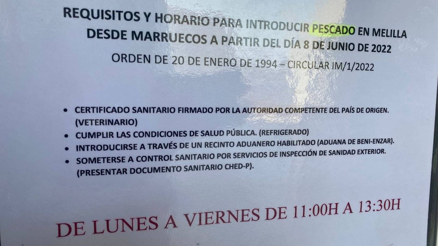 Cartel colocado en la frontera de Melilla por la Delegación del Gobierno.
