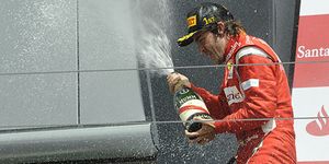 Alonso logra la victoria en el GP de Gran Bretaña por delante de los Red Bull