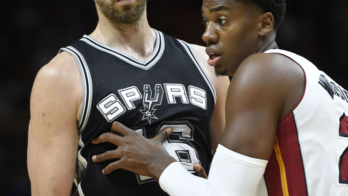Gasol y Leonard 'tiran' de los Spurs para mantenerlos invictos en la NBA