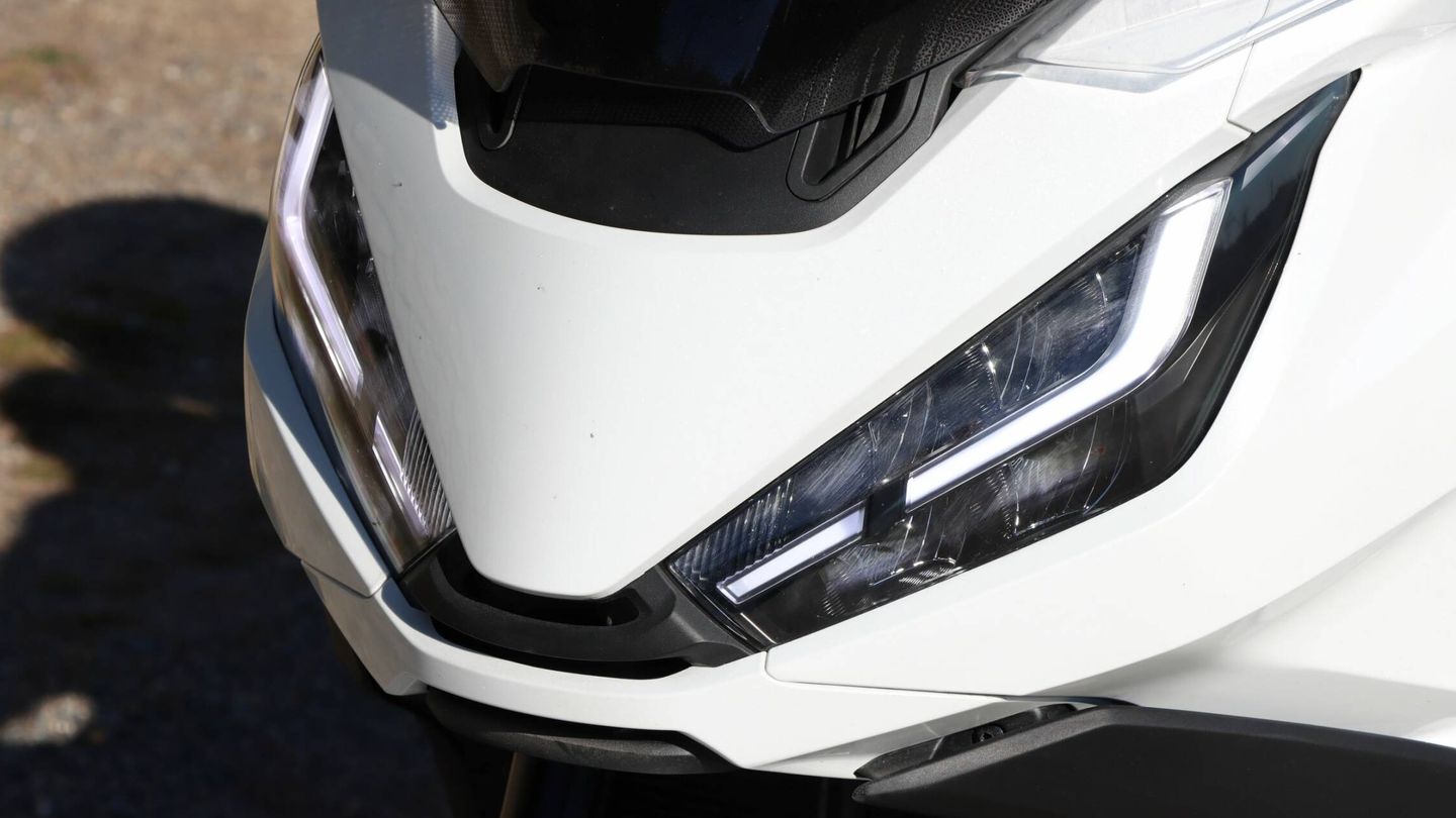 La iluminación es Full LED, y ofrece un diseño que resulta muy familiar y podemos encontrar en otros modelos de Honda.