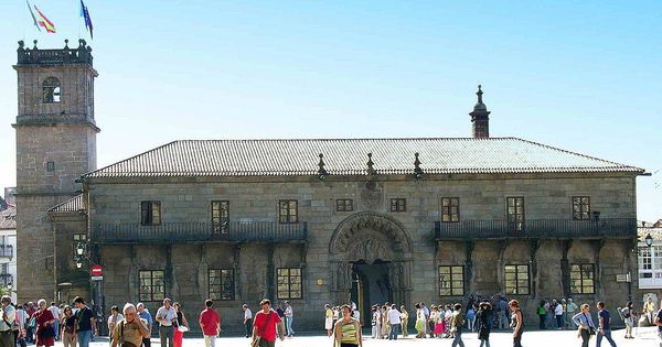 Foto: Fachada del colegio San Jerónimo que se sitúa en la plaza del Obradoiro de Santiago de Compostela. 