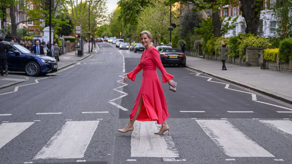 Sophie de Edimburgo recrea esta icónica foto con su vestido más sexy hasta la fecha