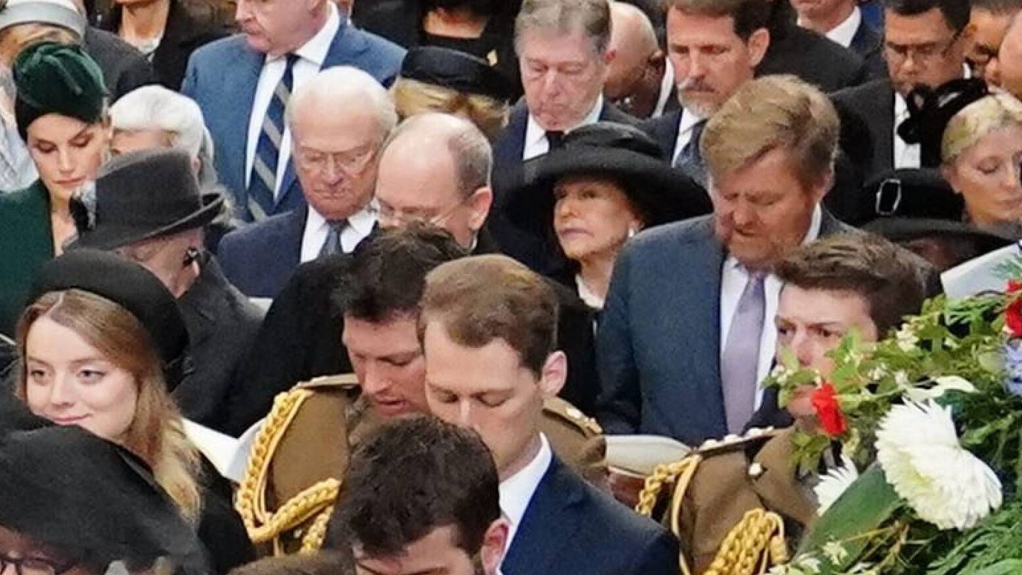 La reina Letizia, a la izquierda; Marie-Chantal, a la derecha. (CP)