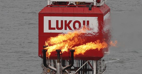 Foto: Plataforma petrolífera de la rusa Lukoil (Reuters)