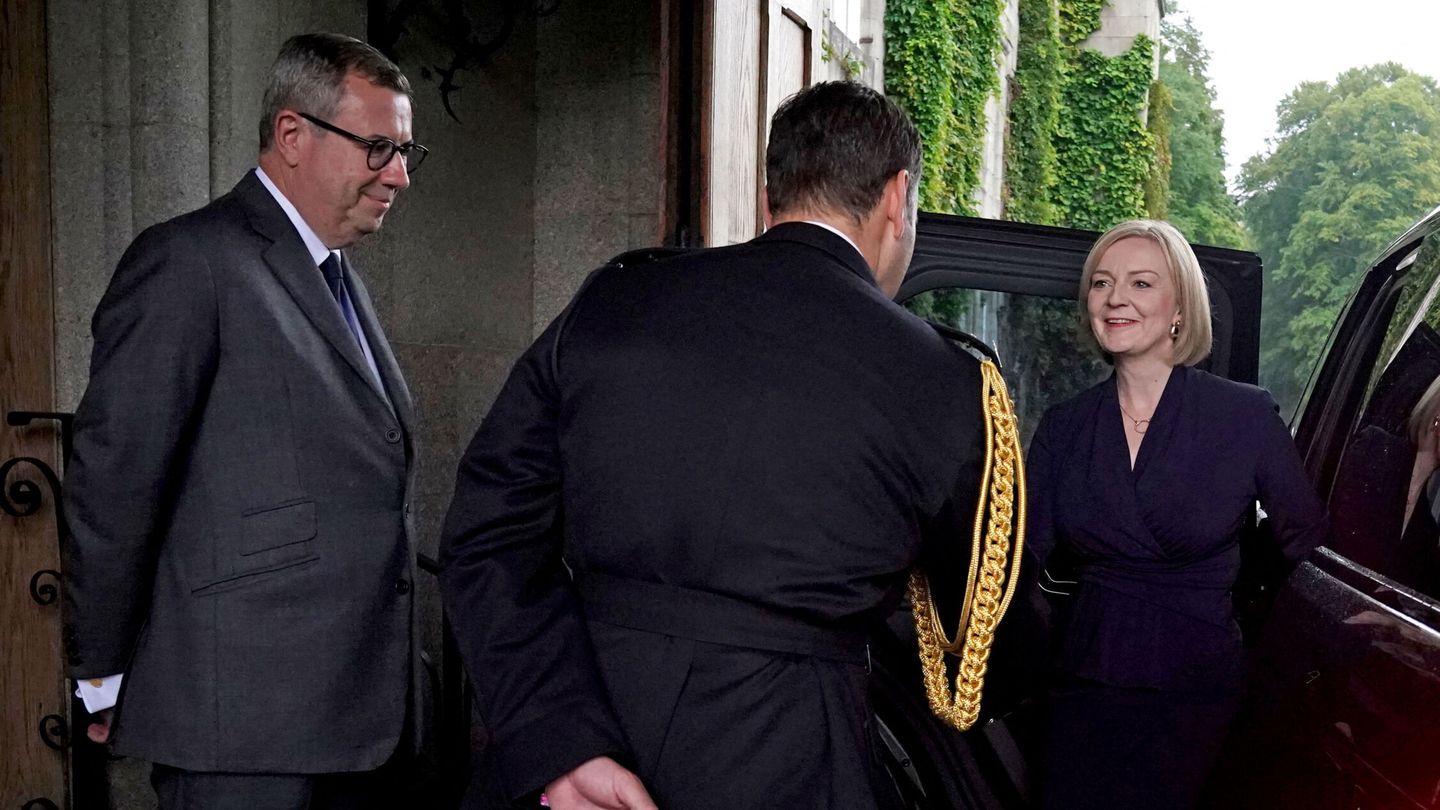 Liz Truss llega a Balmoral para reunirse con la reina Isabel II. Andrew Milligan / REUTERS