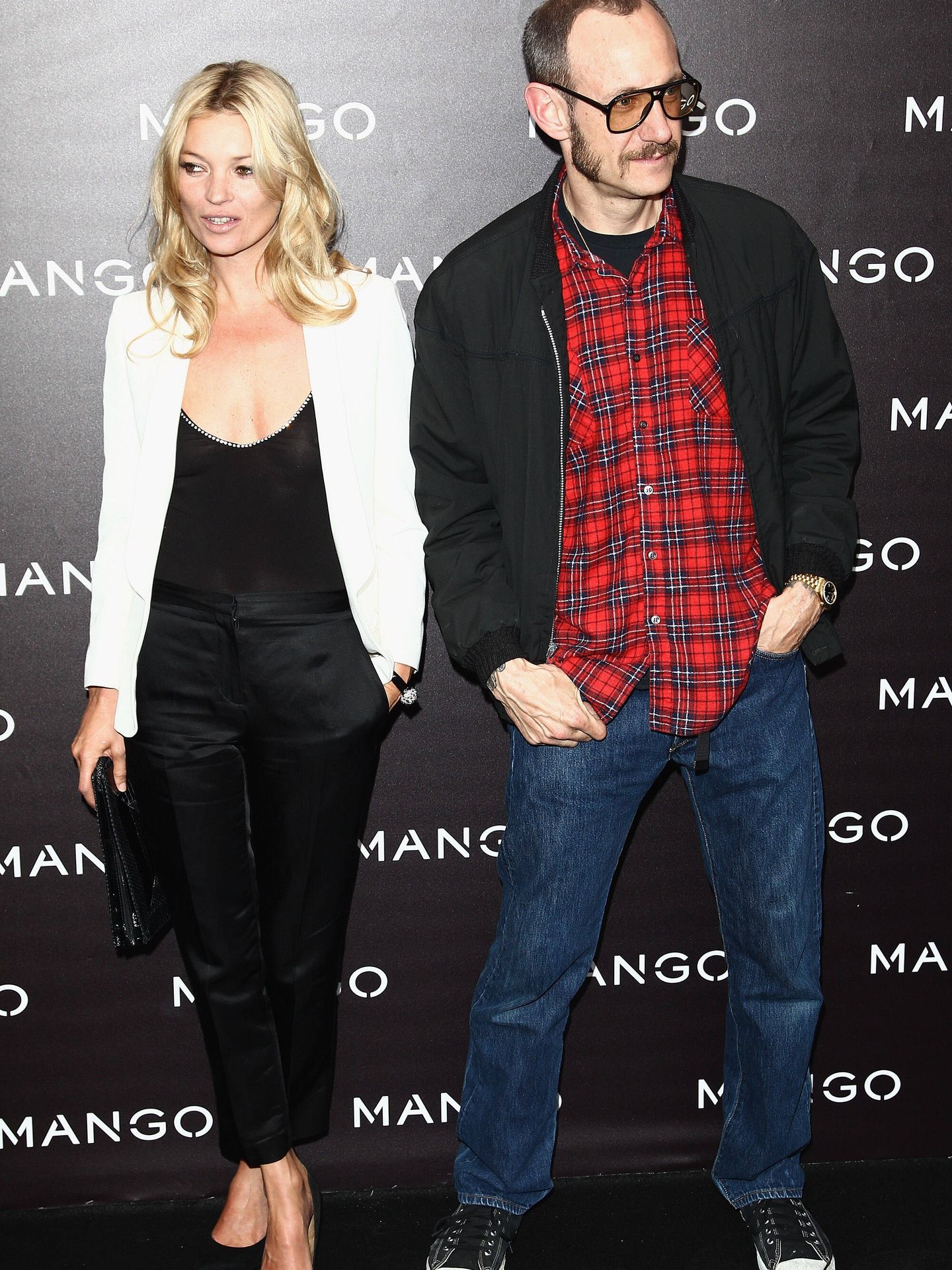 Kate Moss junto al fotógrafo en la campaña para Mango. (Getty Images)