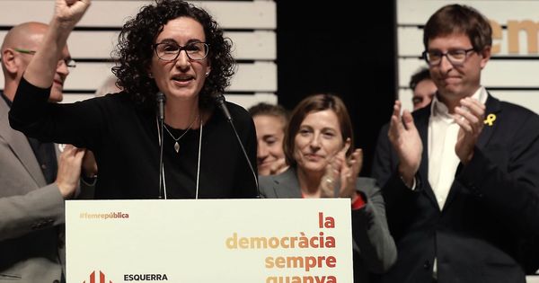 Foto: La secretaria general de ERC, Marta Rovira, comparece para valorar los resultados electorales en la Estación del Norte de Barcelona. (EFE)