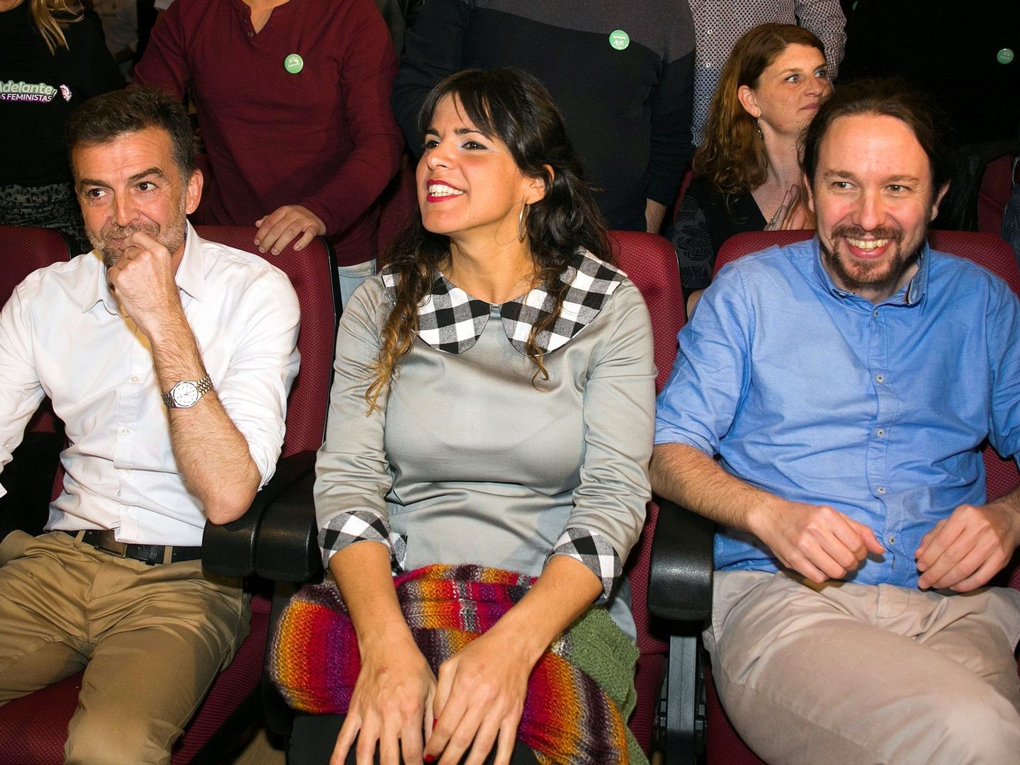 Teresa Rodríguez (c), Antonio Maíllo (i), y Pablo Iglesias (d). (EFE)