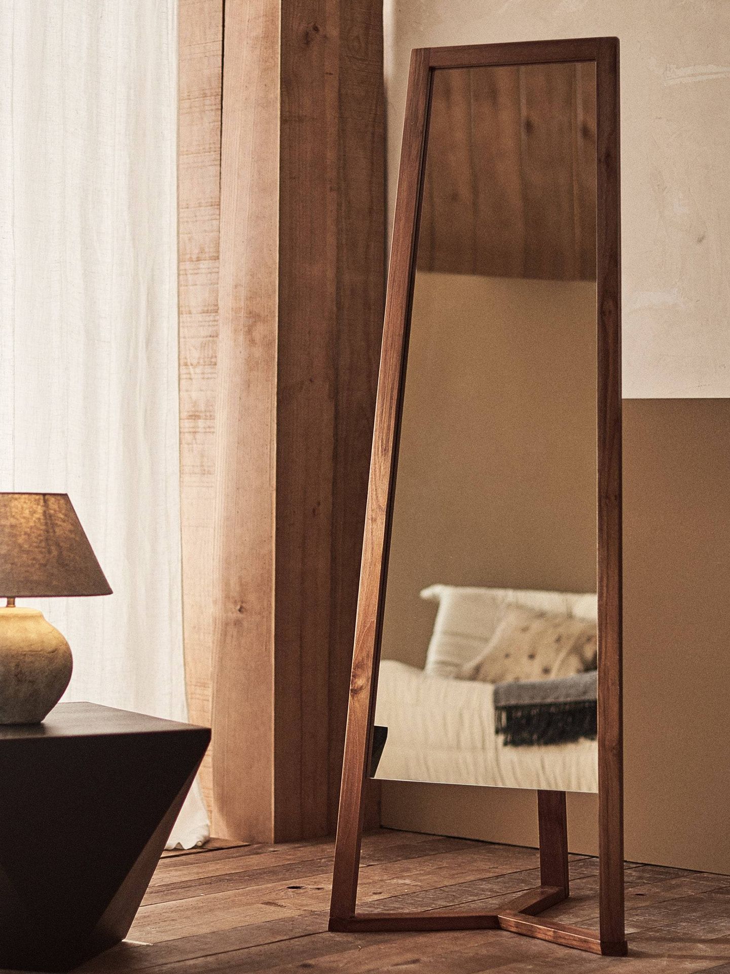 Estos espejos de Zara Home son perfectos para tu dormitorio. (Cortesía)