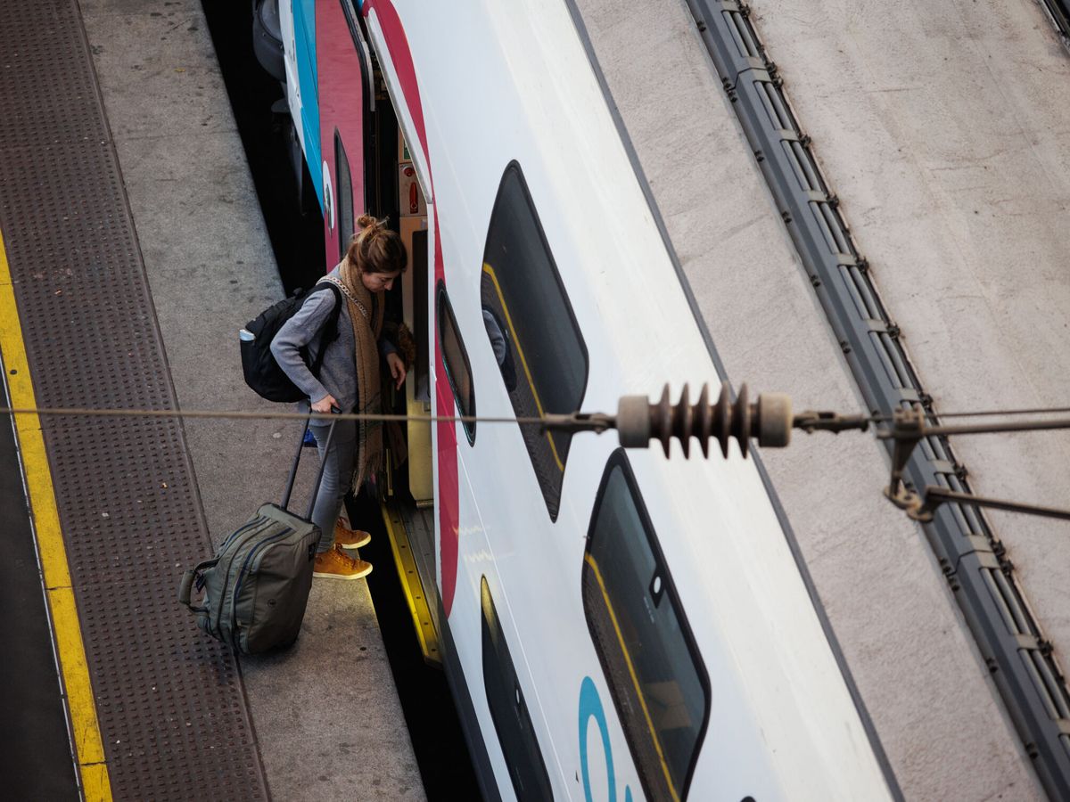 Foto: Cómo reclamar el dinero de mi tren si ha sido afectado por la huelga de Renfe (Foto: Alejandro Martínez Vélez/Europa Press)