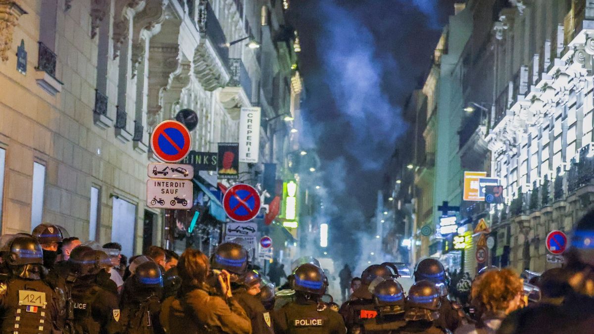 Quemar escuelas y atentar contra alcaldes: ¿por qué en Francia atacan sus símbolos durante las protestas?