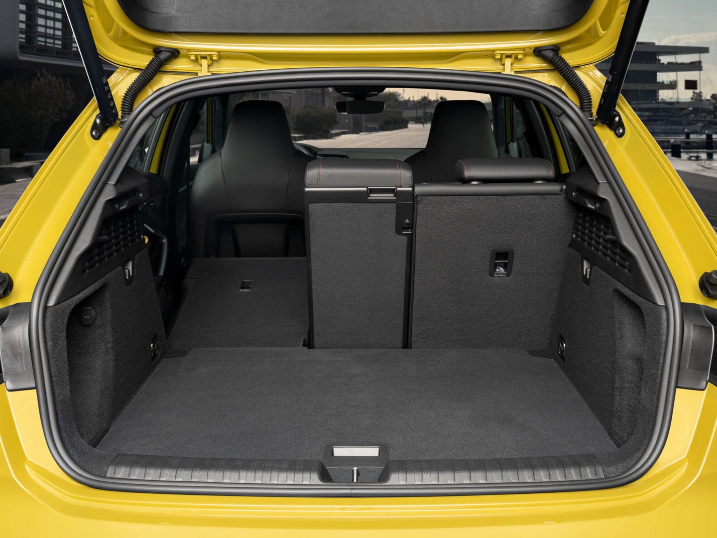 El maletero del A3 Allstreet es idéntico al de los A3 Sportback: 380 litros, y portón eléctrico opcional.