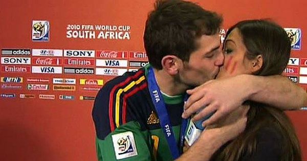 Foto: El beso de Iker Casillas y Sara Carbonero en la final del Mundial de Sudáfrica