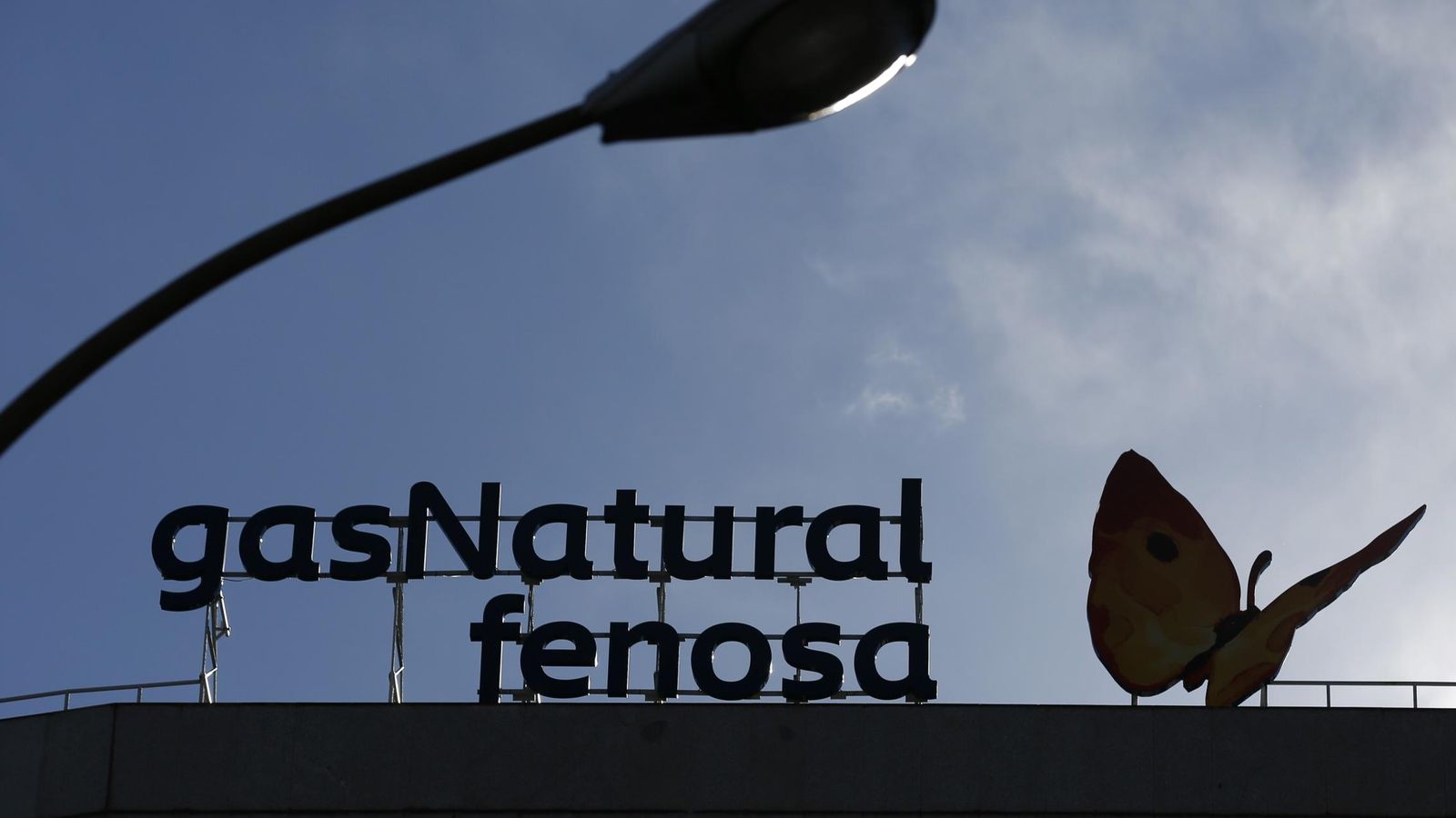 Foto: Logo de Gas Natural en la sede central de Madrid. (Reuters)