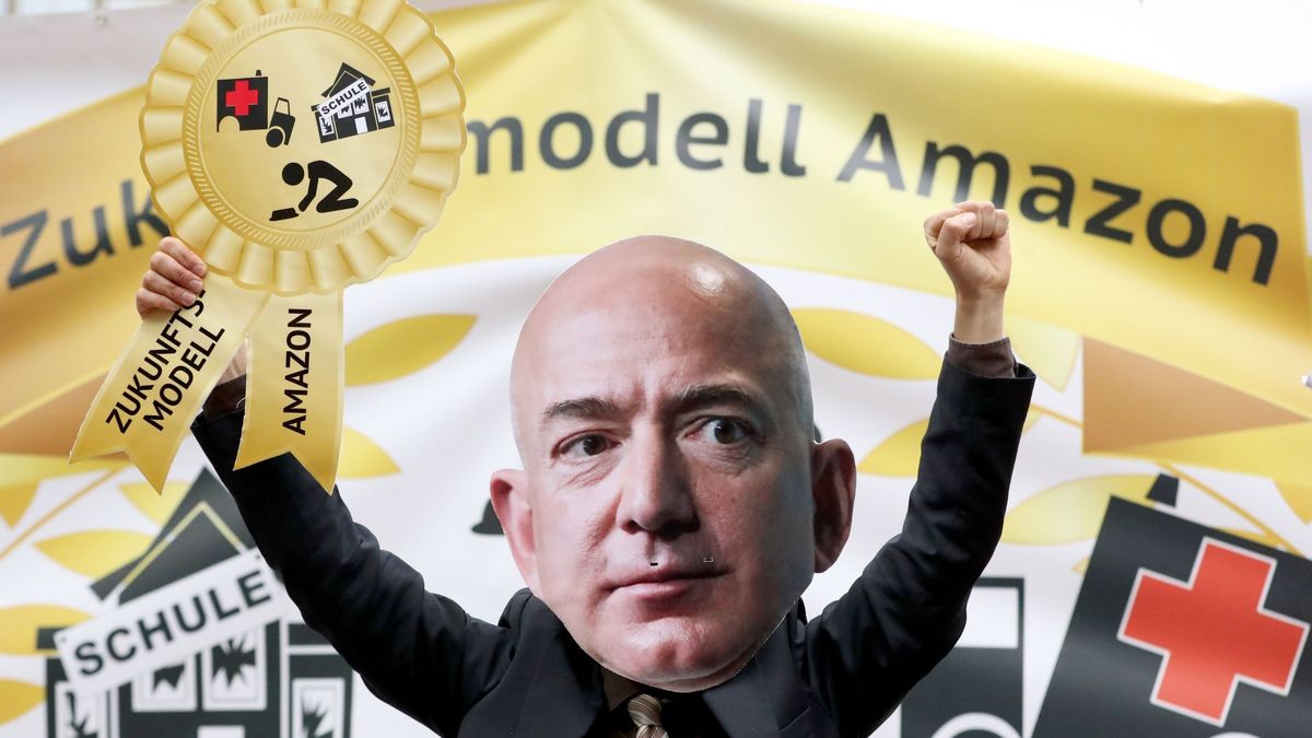 Las protestas en Amazon España saltan a EEUU: exigen a Bezos frenar la precariedad