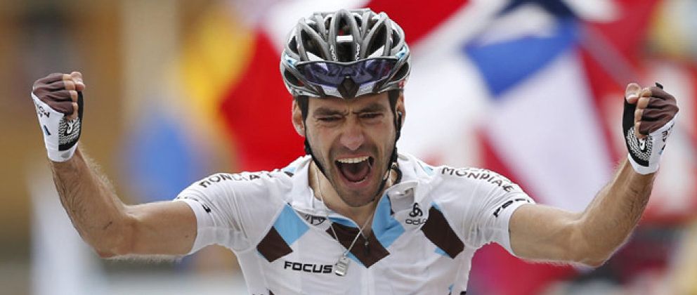Foto: Riblon vence en Alpe D'Huez, Froome sufre y se hunde Contador