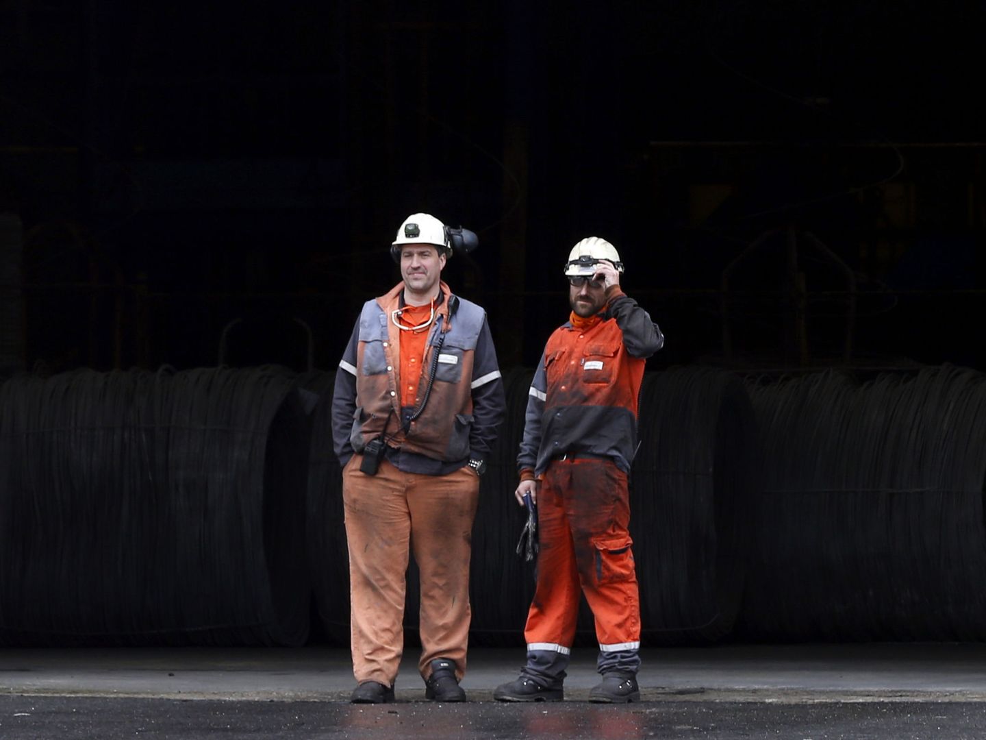 Dos trabajadores de la planta de ArcelorMittal en Zumarraga (Guipúzcoa)