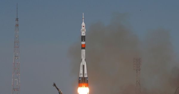 Foto: La Soyuz MS-10 despegando hacia la EEI (Reuters)