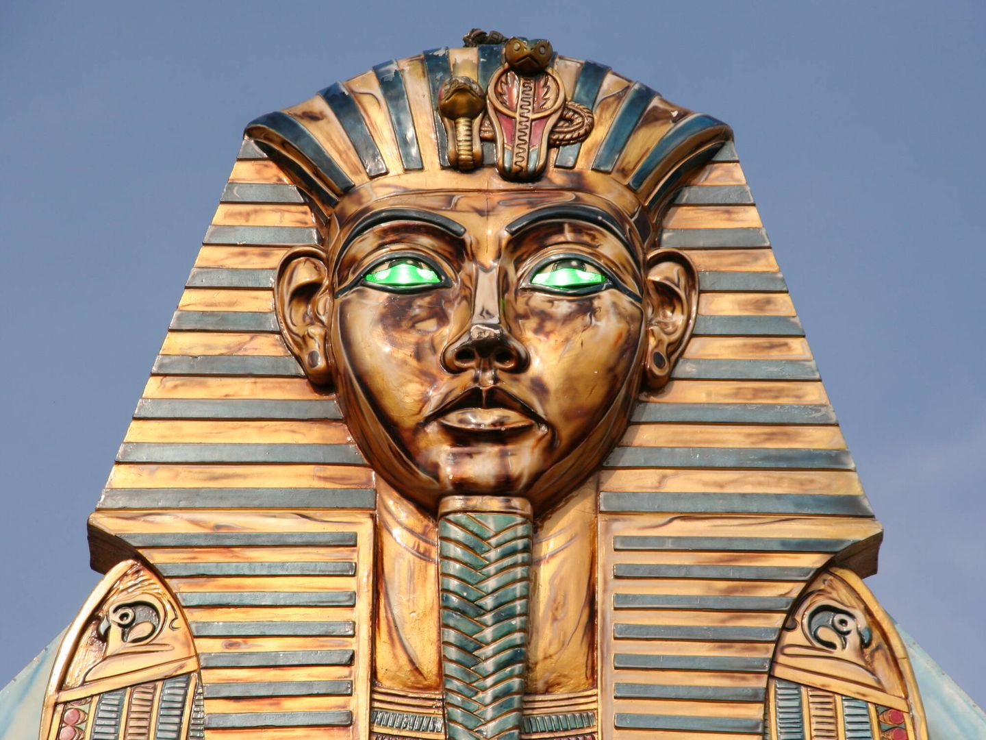 Los egipcios si tenían un pigmento para el azul (y su correspondiente palabra).