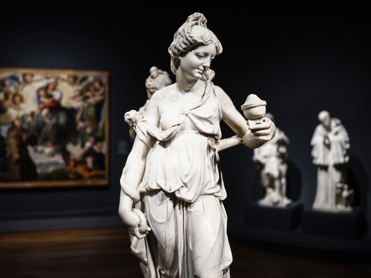 Foto: Esculturas y pinturas en la exposición "Otro Renacimiento", en el Museo del Prado (EFE) 