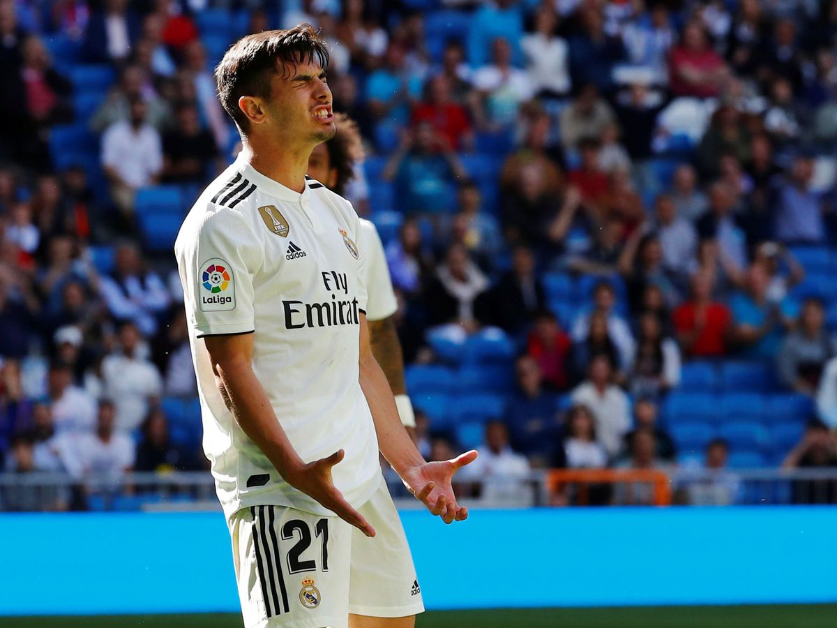 Foto: Brahim Díaz muestra un gesto de rabia e impotencia durante un partido con el Real Madrid. (Efe)