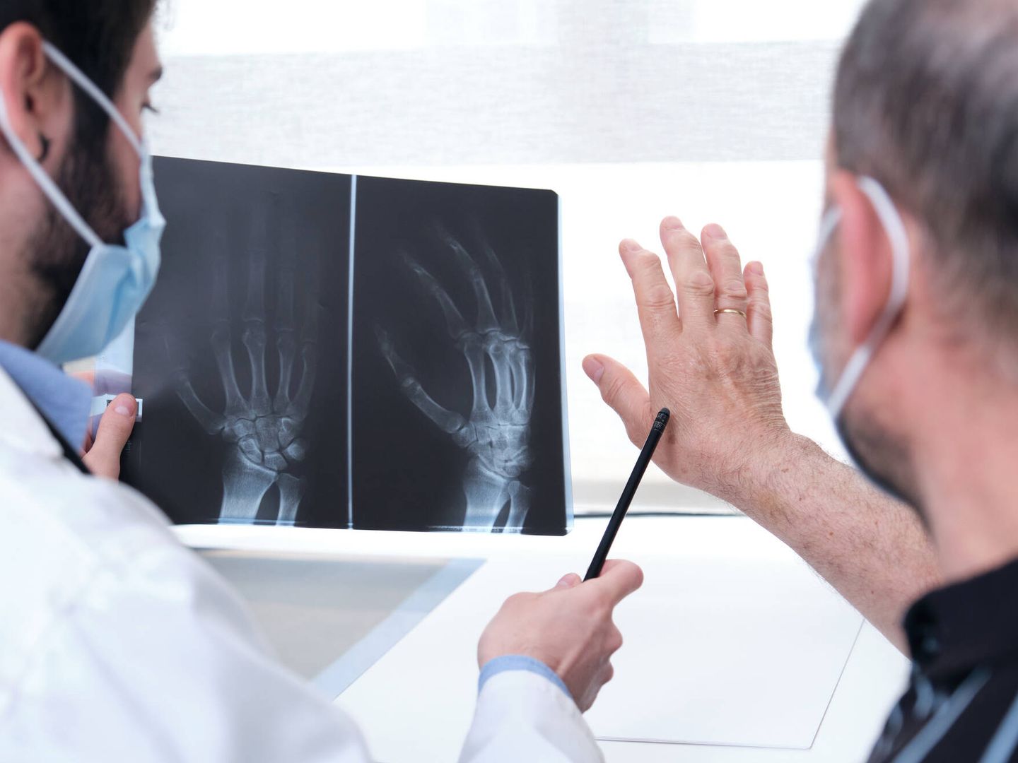 Las personas que trabajan con las manos corren más riesgo de padecer artrosis.