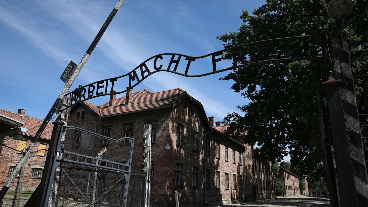 No más TikTok en Auschwitz: piden no hacer vídeos imitando a las víctimas del Holocausto