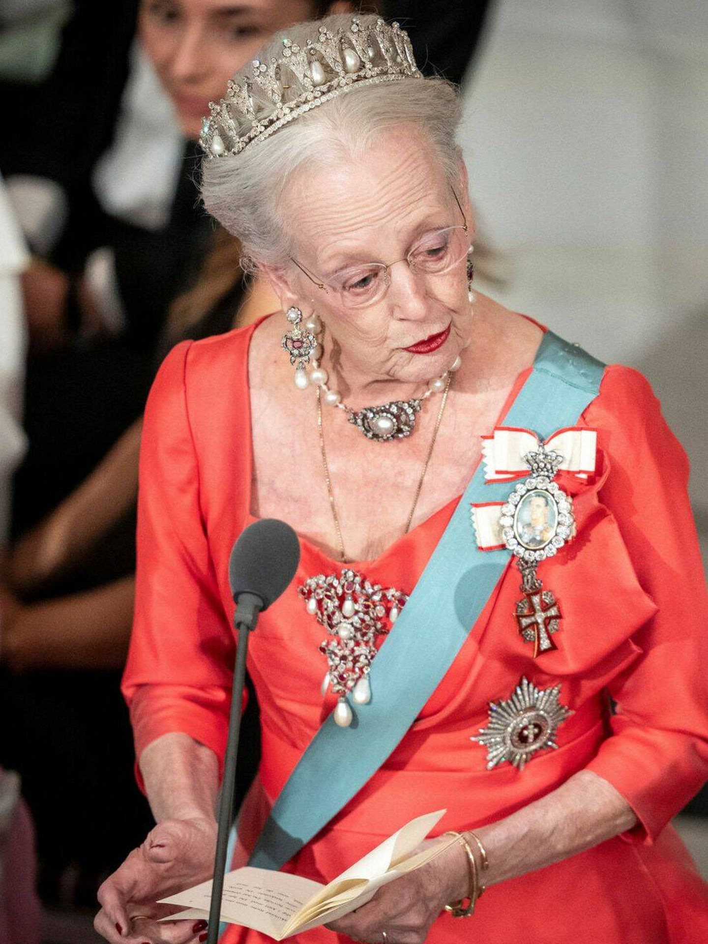 Margarita II, con la tiara Pearl Poiré. (Reuters)