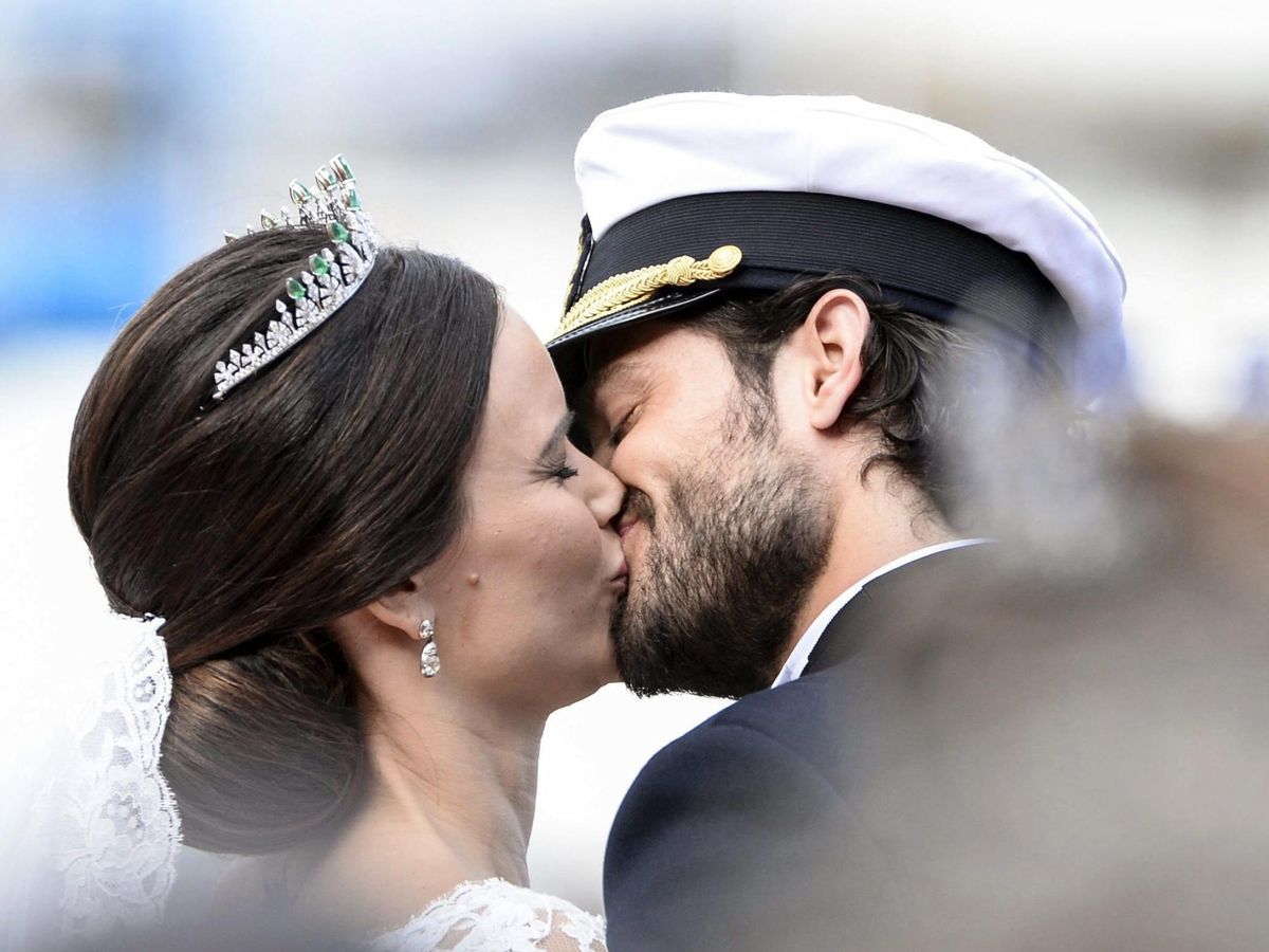 Foto: Sofía y Carlos Felipe de Suecia, en su boda. (EFE)