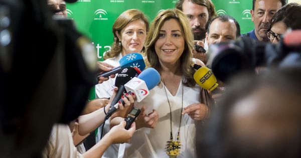 Foto: La presidenta de la Junta y líder del PSOE-A, Susana Díaz, este 2 de junio en una visita al hospital de Valme, en Sevilla. (EFE)