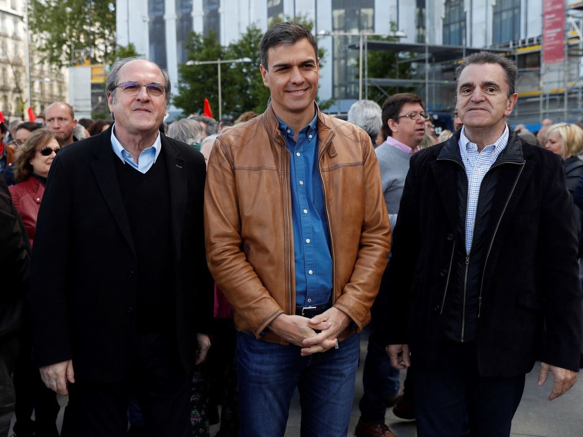Foto: Pedro Sánchez, con José Manuel Franco (d), líder del PSOE-M, y Ángel Gabilondo, el Primero de Mayo de 2018. (EFE)