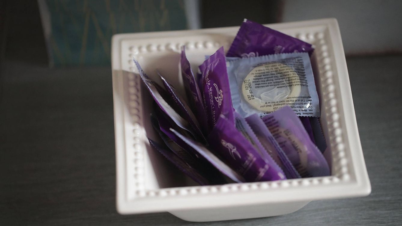 Sanidad quiere que los preservativos sean gratis para los jóvenes y así frenar las ETS