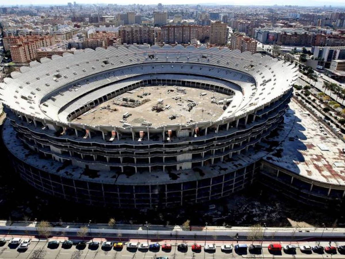 Foto: El nuevo Mestalla, en Nou Campanar, todavía sin finalizar. 