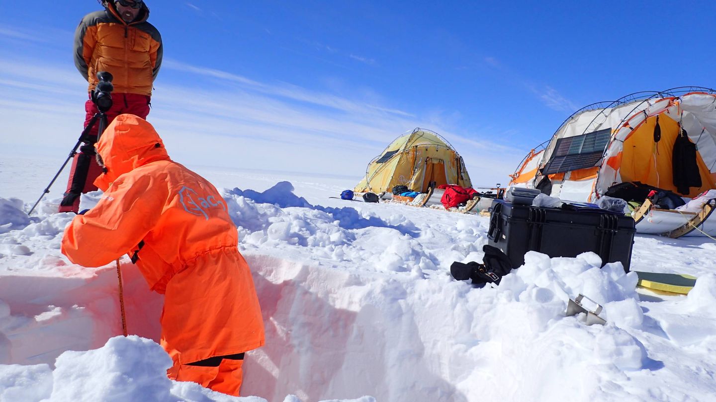 El equipo de Larramendi toma muestras de hielo en el Ártico (Trineo de Viento)