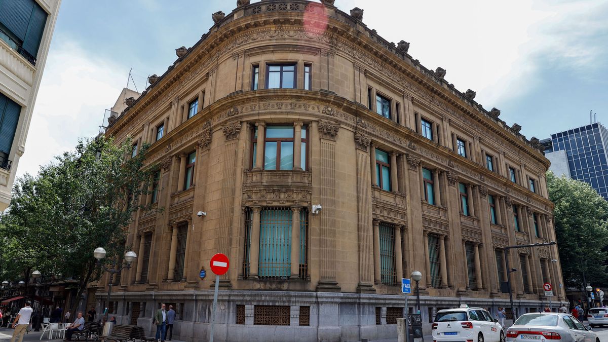El Banco de España busca trabajadores: sueldos de hasta 2.500 euros en varios lugares
