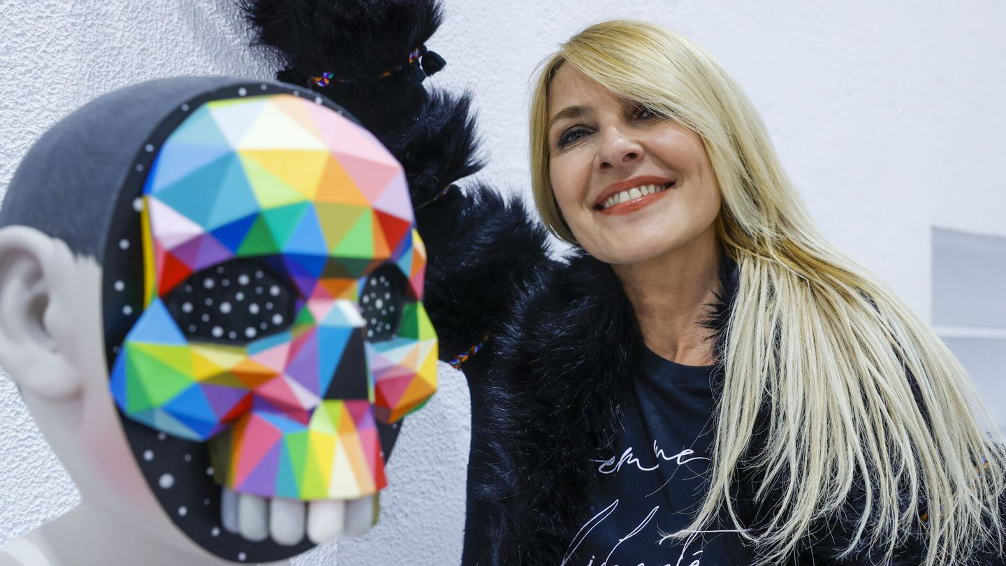 La actriz Cayetana Guillén Cuervo posa durante la inauguración de la exposición de Factory of Dreams. (EFE/Zipi Aragón)
