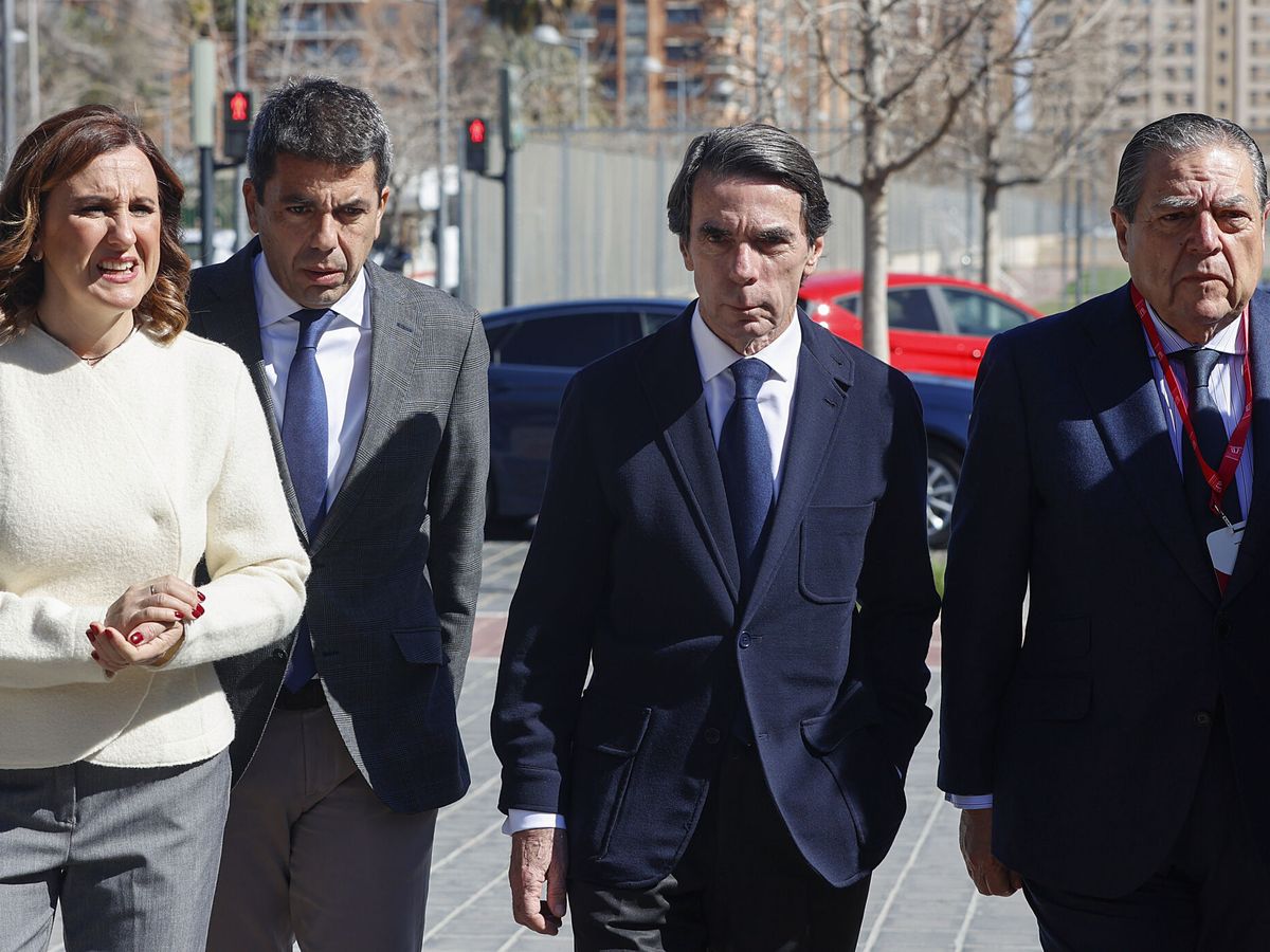 Foto: Catalá, Mazón, Aznar y Boluda, antes de participar en la Asamblea de AVE. (Rober Solsona/Europa Press)